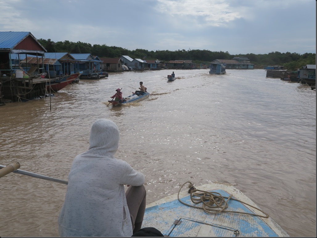 En descendant vers le Tonlé Sap