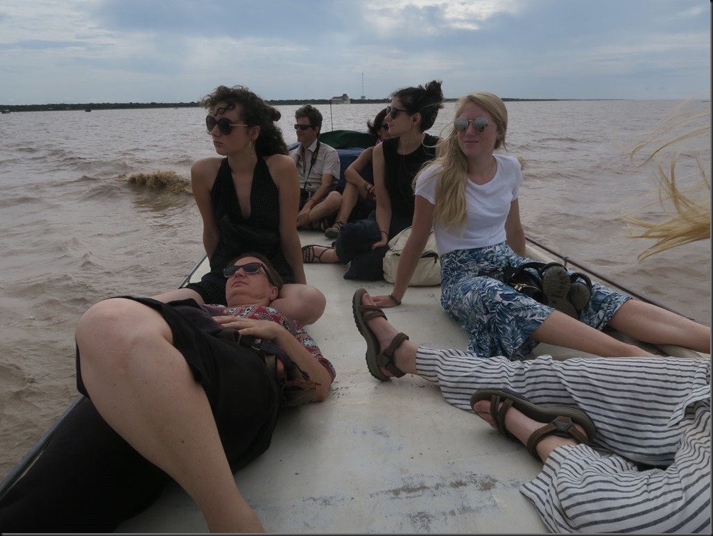 Sur le Tonlé Sap