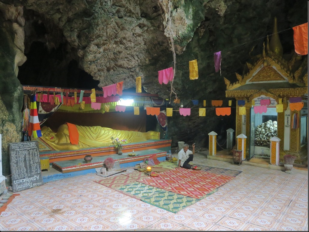 Phnom Sampov, killing cave