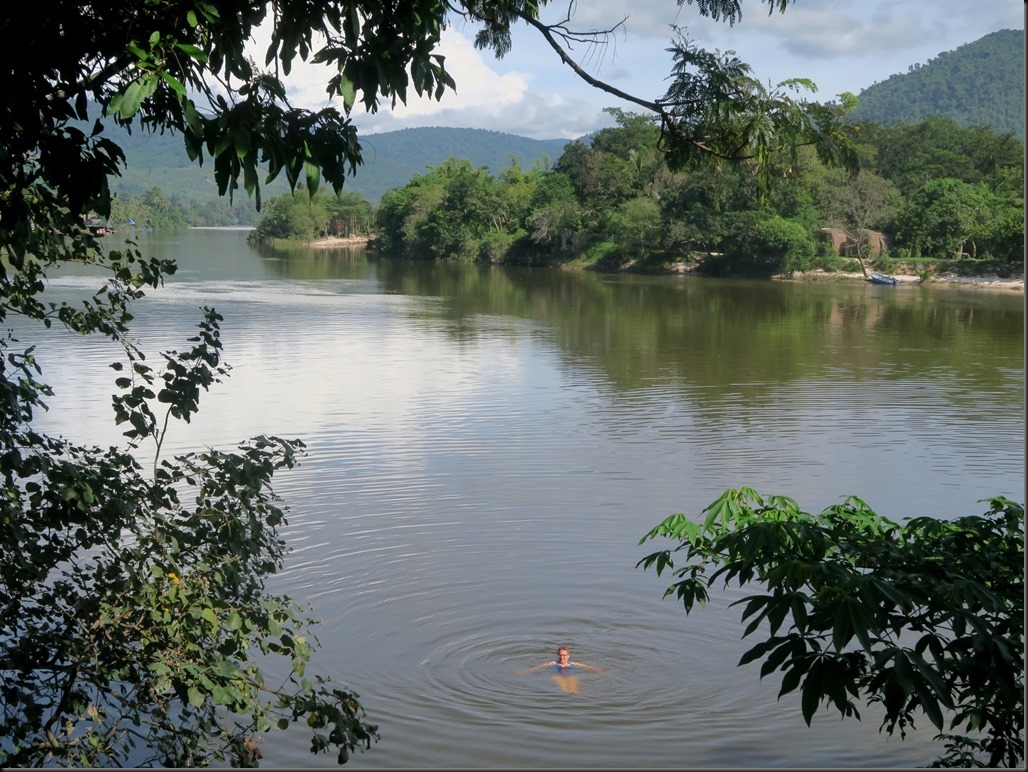 Au bord de la rivière à Kampot